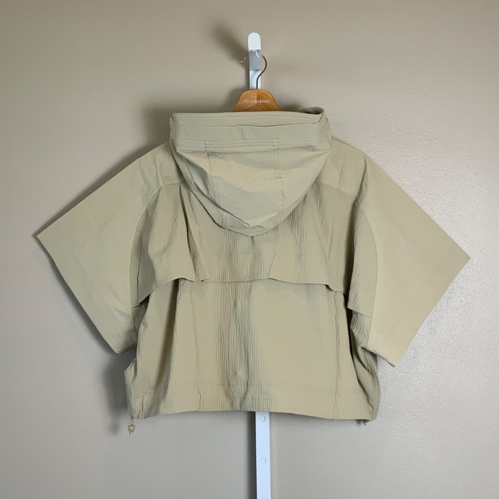 Lululemon Mixed Woven Short-Sleeve Jacket - Picture 13 of 16